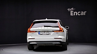VOLVO V60 CROSS COUNTRY 2023