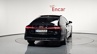 AUDI A7 4K 2022