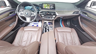 BMW 5-SERIES G30 2019