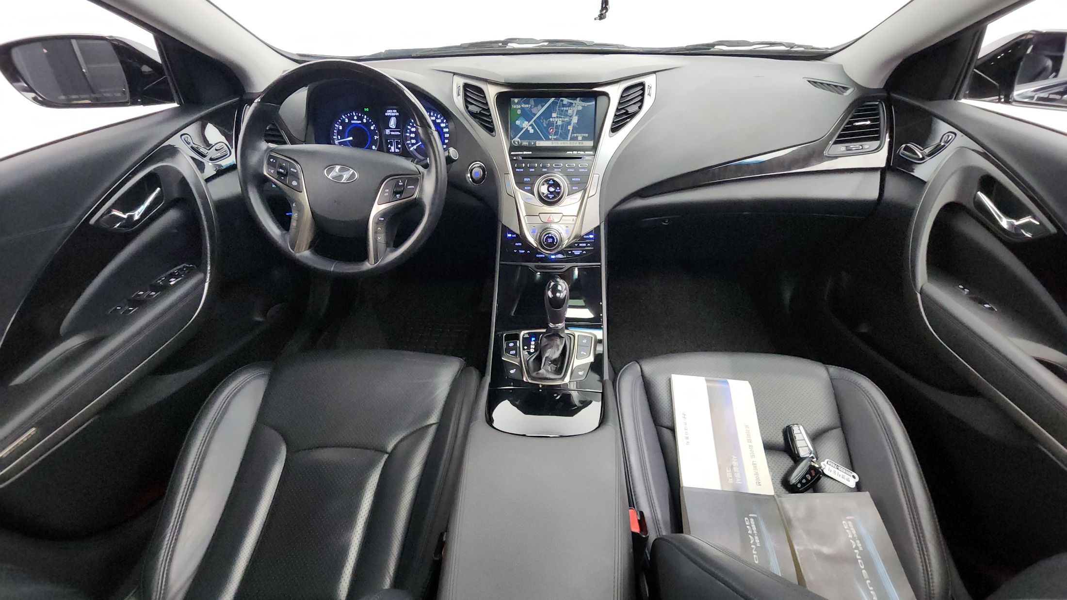 HYUNDAI GRANDEUR HG 2011