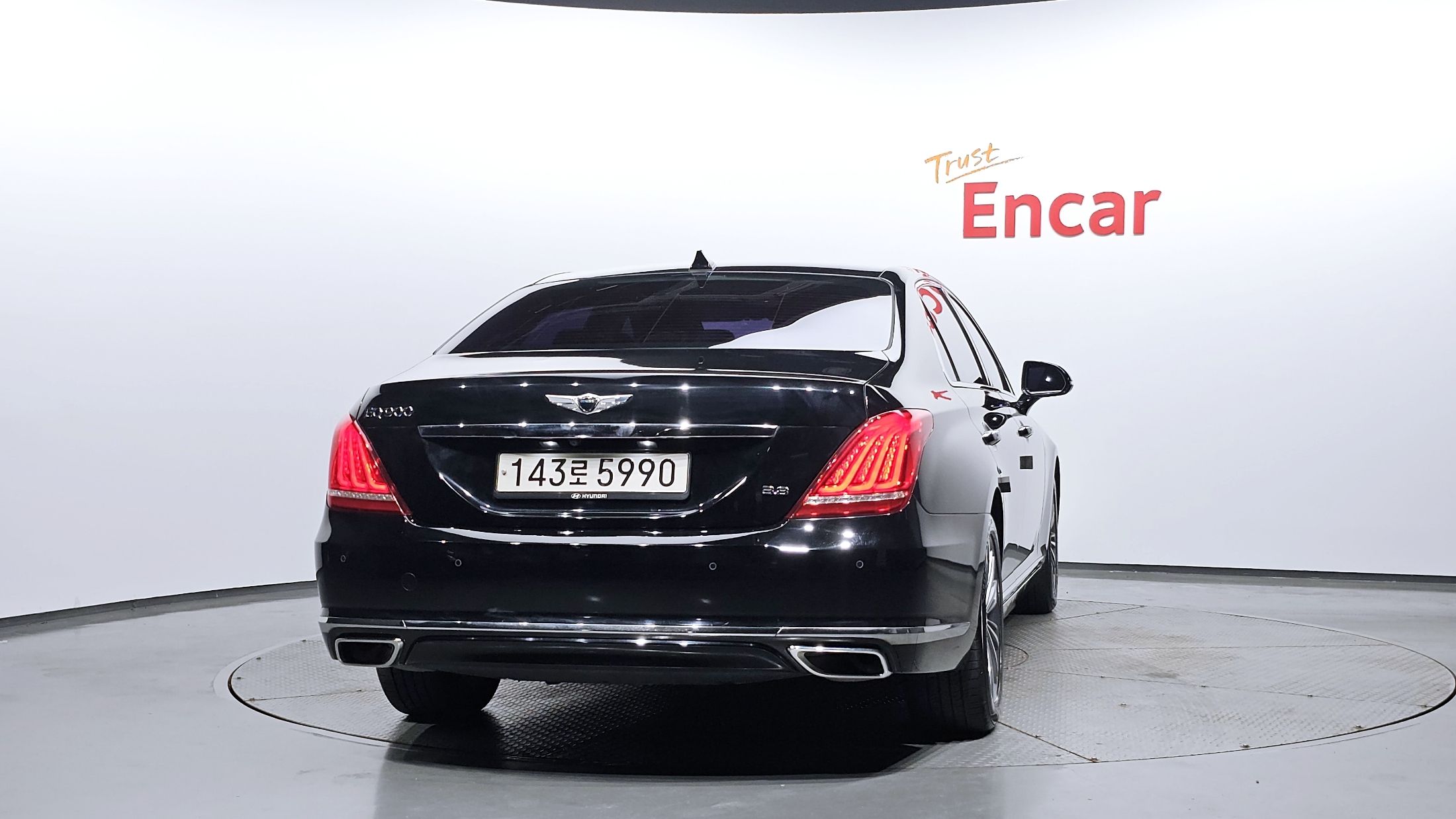 GENESIS EQ900 2016