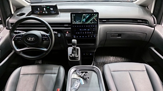 HYUNDAI STARIA 2025
