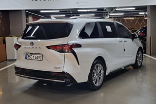 TOYOTA SIENNA  4 GENERATION 2.5 Hybrid 2WD 2023