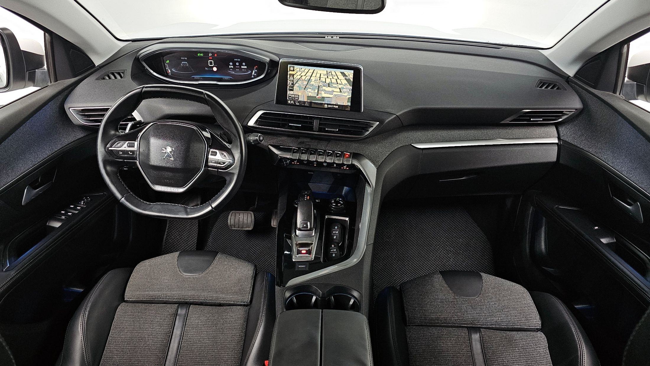 PEUGEOT 5008 2018