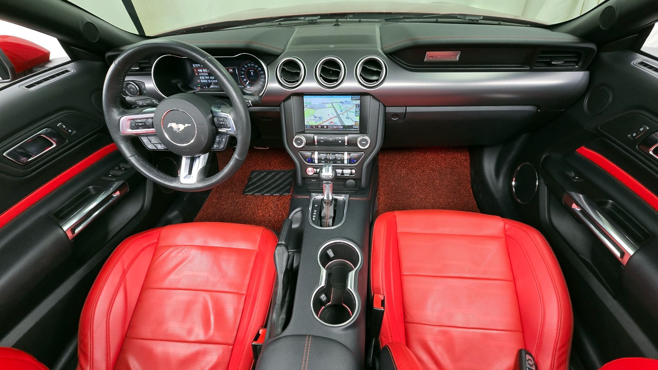 FORD MUSTANG 2021