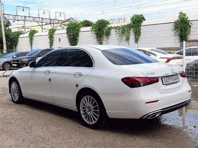 MERCEDES BENZ E-CLASS W213 2021