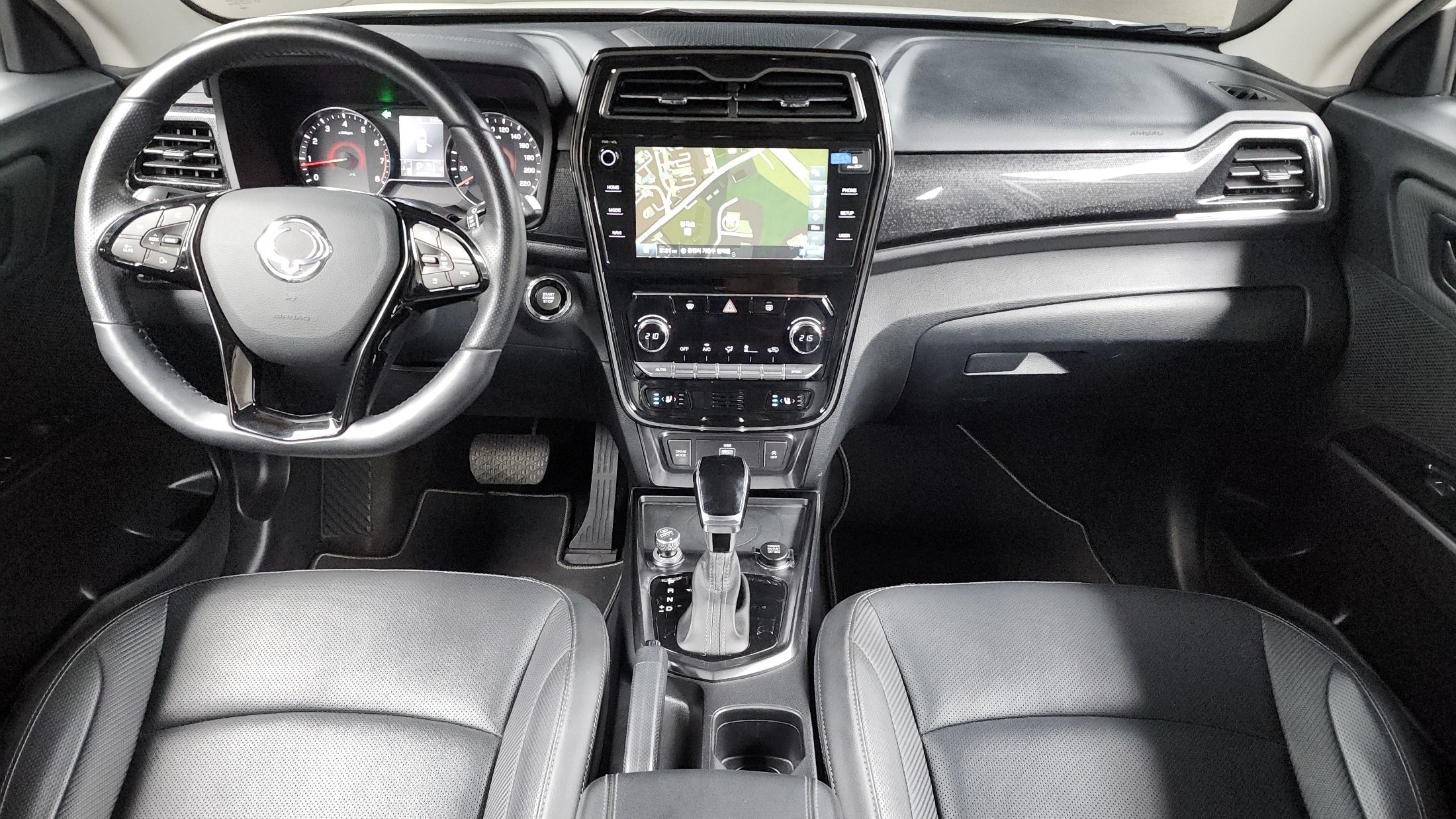 SSANGYONG TIVOLI VERY NEW 2020