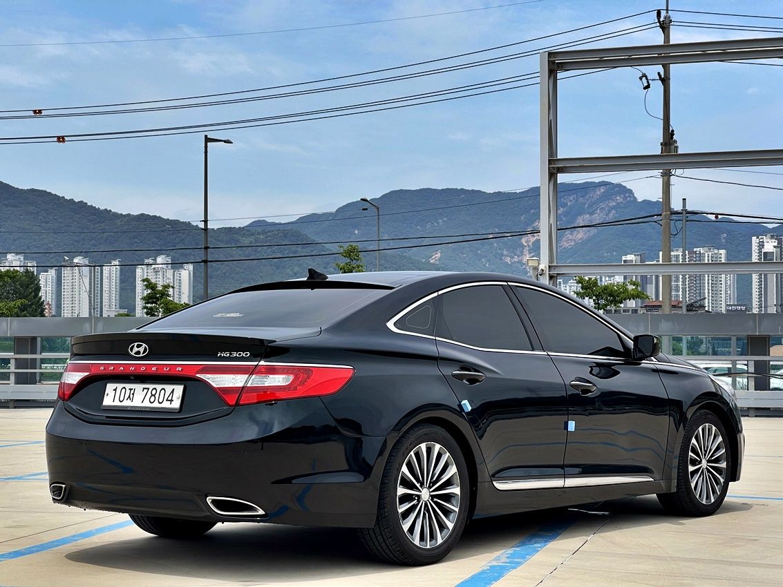 HYUNDAI GRANDEUR HG 2011
