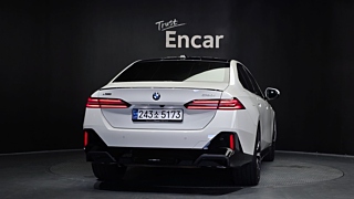 BMW 5-SERIES G60 2024