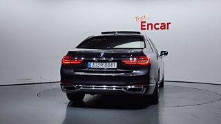 BMW 7-SERIES G11 2016