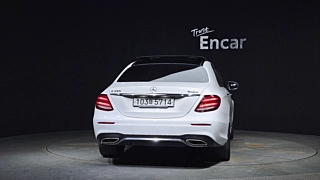 MERCEDES BENZ E-CLASS W213 2020