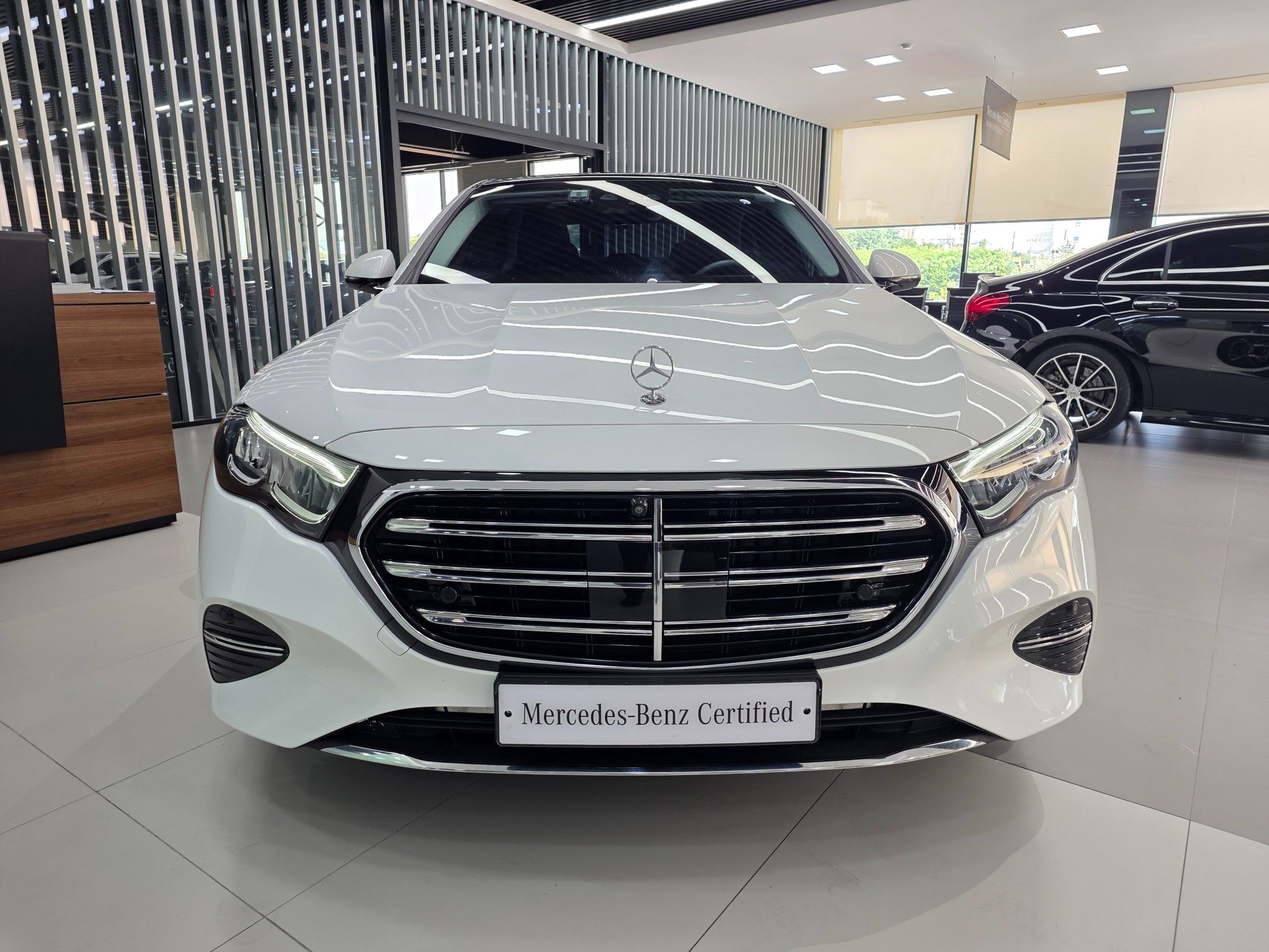 MERCEDES BENZ E-CLASS W214 2024