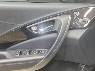 HYUNDAI GRANDEUR HG 2016