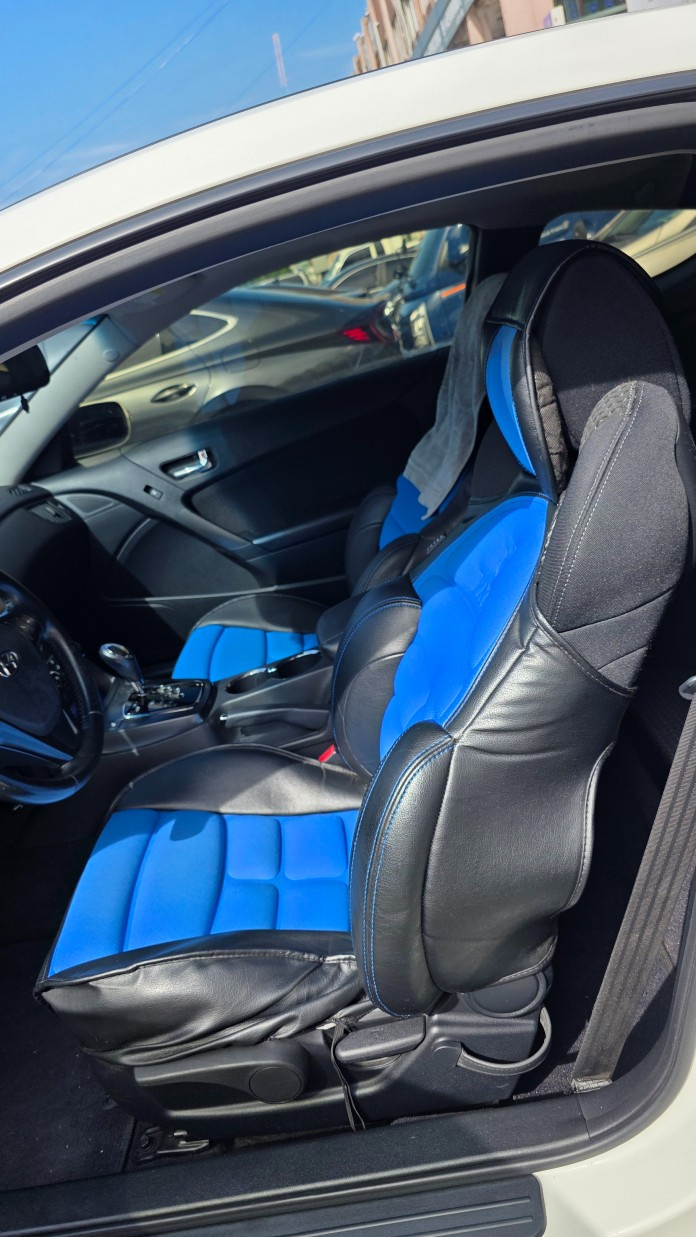 HYUNDAI GENESIS COUPE 2011