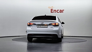 HYUNDAI LF SONATA HYBRID 2017