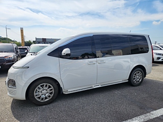 HYUNDAI STARIA 2023
