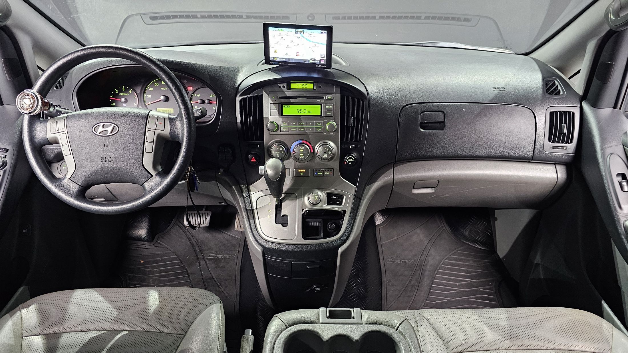 HYUNDAI STAREX GRAND 2015