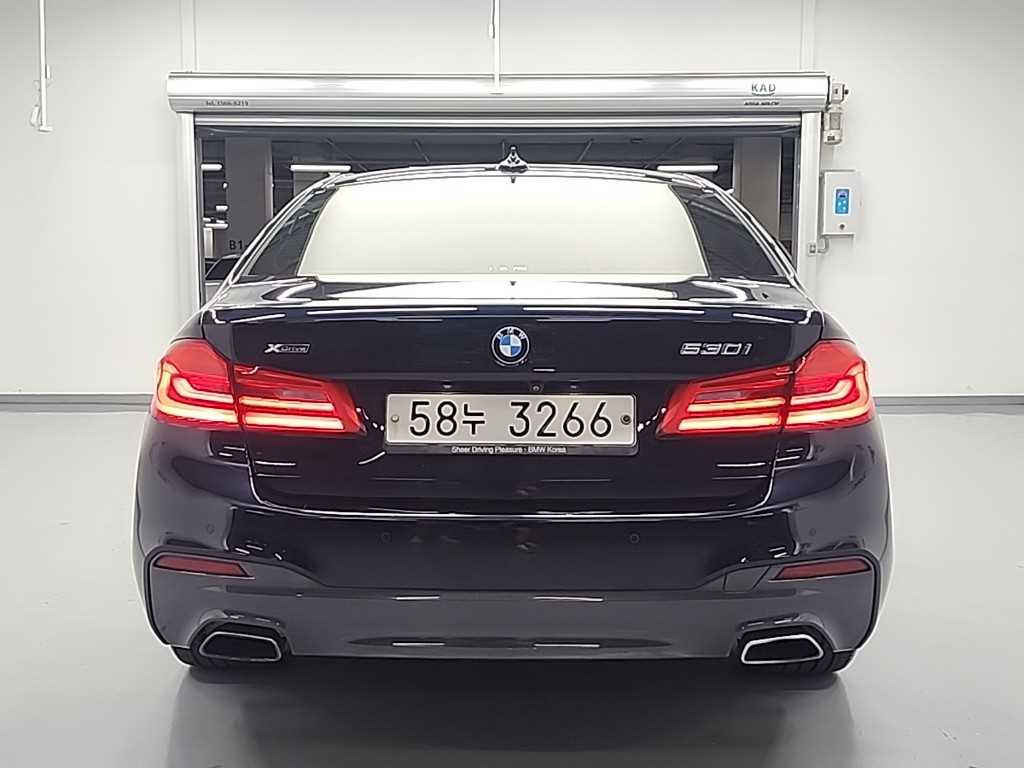 BMW 5-SERIES G30 2018