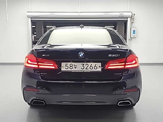 BMW 5-SERIES G30 2018