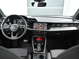 AUDI A3 8Y  40 TFSI Premium 2024