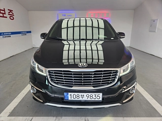 KIA CARNIVAL  9 Seater Prestige 2018