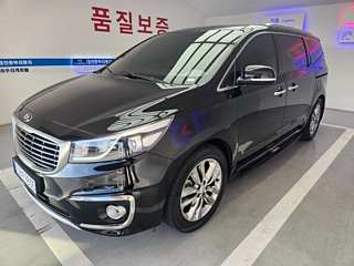 KIA CARNIVAL  9 Seater Prestige 2018