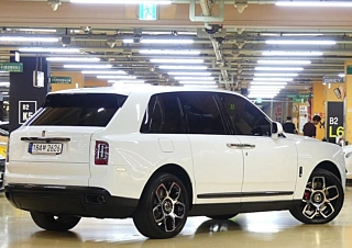 ROLLS ROYCE CULLINAN  6.7 V12 Black 2023