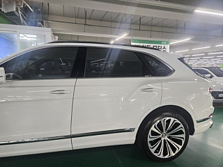 BENTLEY BENTAYGA 2021