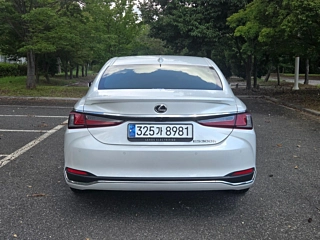 LEXUS ES300H  2023