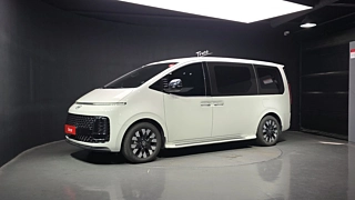 HYUNDAI STARIA  Lounge 9 Seater 2025