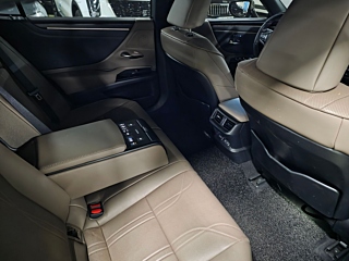 LEXUS ES300H 2023