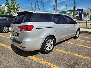 KIA CARNIVAL 2017
