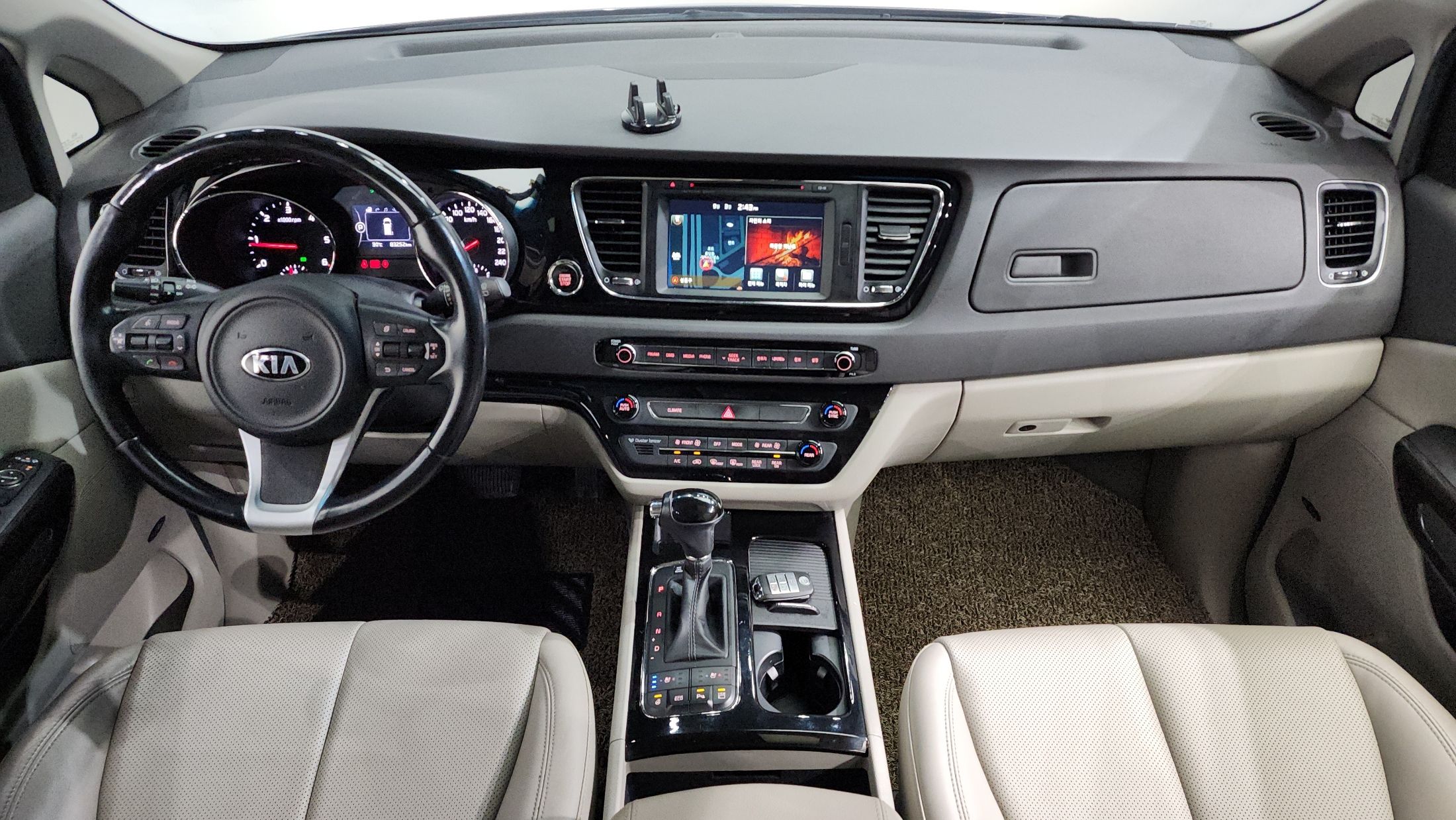 KIA CARNIVAL 2015