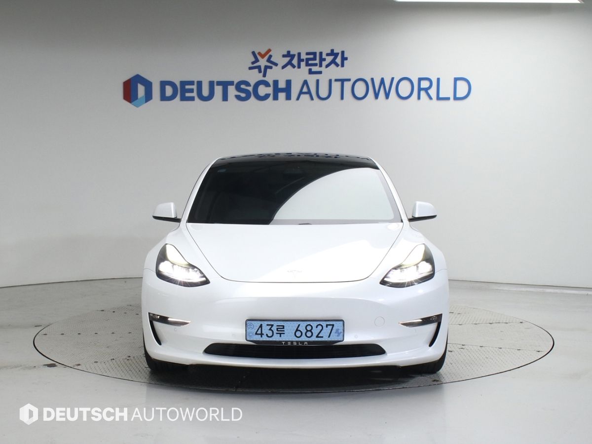 TESLA MODEL 3 2021