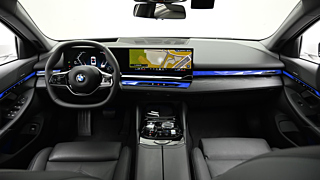 BMW 5-SERIES G60 2024