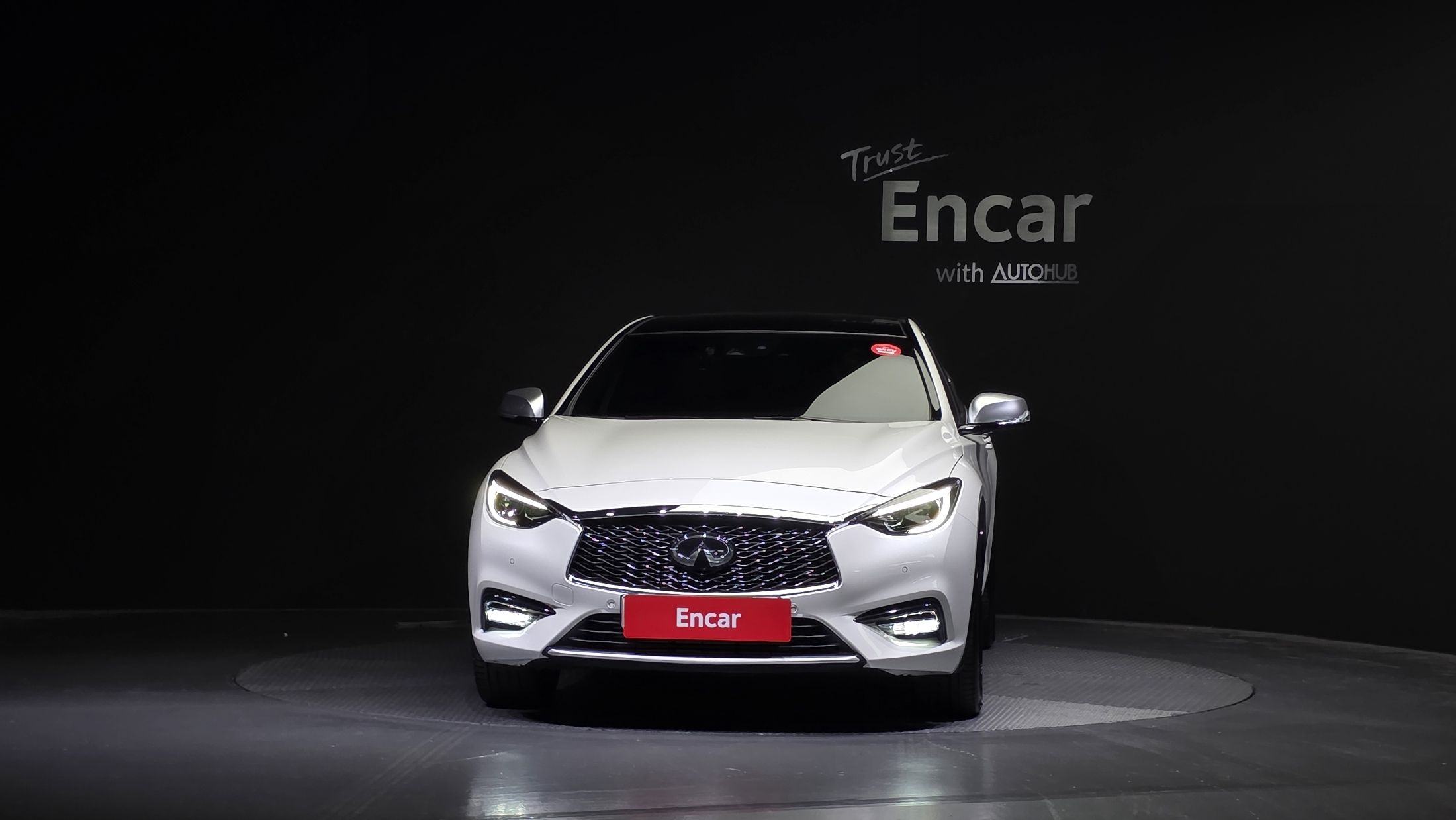 INFINITI Q30 2019