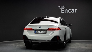 BMW 5-SERIES G60 2024