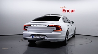 VOLVO S90 2022
