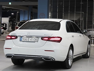 MERCEDES BENZ E-CLASS W213  E220d 4MATIC Exclusive 2021
