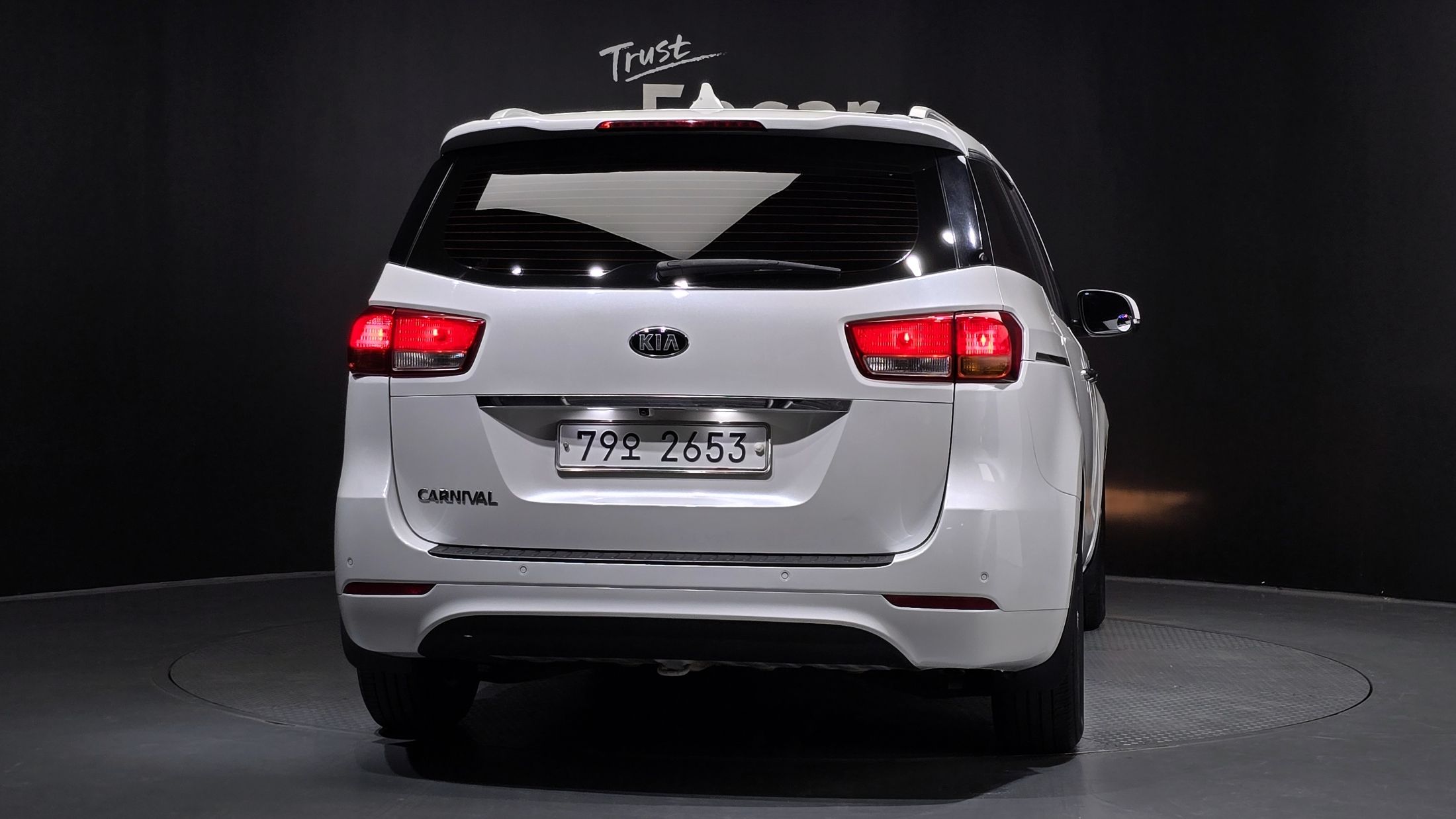 KIA CARNIVAL 2016