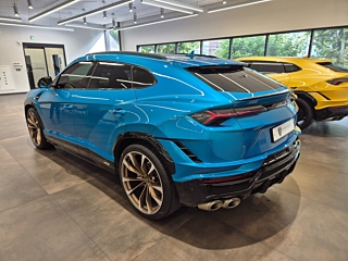 LAMBORGHINI URUS 2023