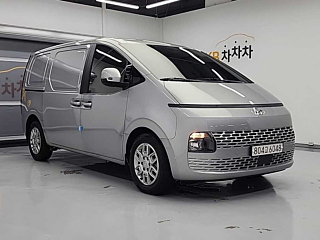 HYUNDAI STARIA 2023