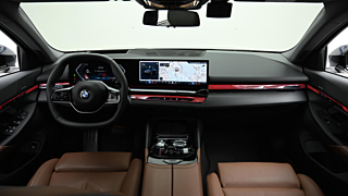 BMW 5-SERIES G60 2024