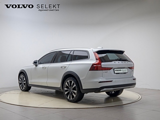 VOLVO V60 CROSS COUNTRY 2023