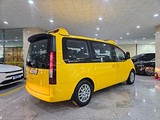 HYUNDAI STARIA 2023
