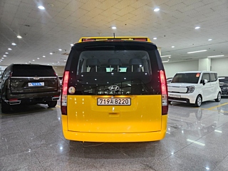 HYUNDAI STARIA 2023