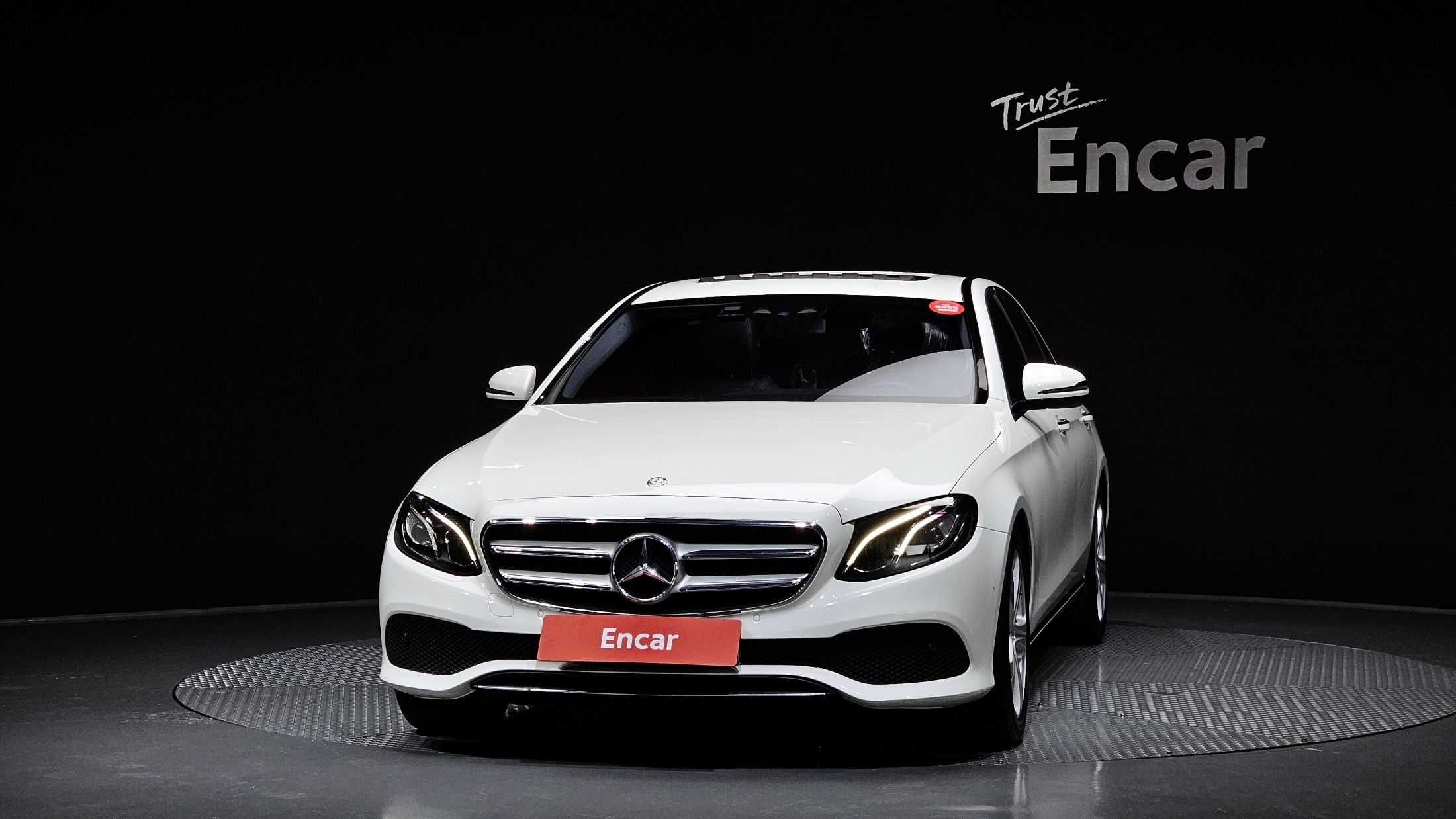 MERCEDES BENZ E-CLASS W213 2017