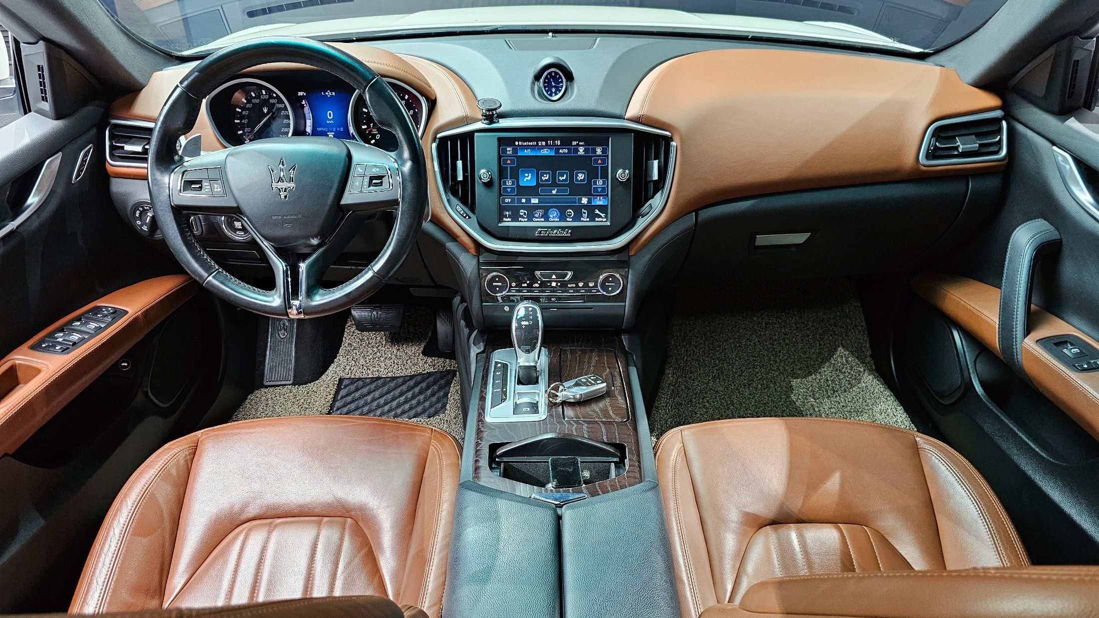 MASERATI GHIBLI 2015