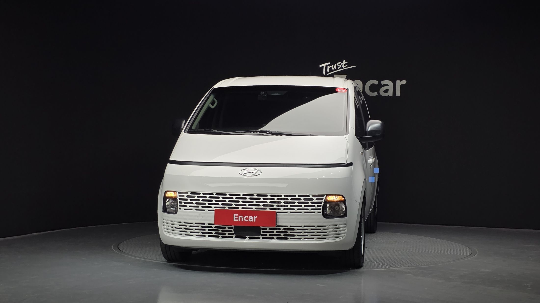 HYUNDAI STARIA 2023