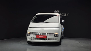 HYUNDAI STARIA 2023